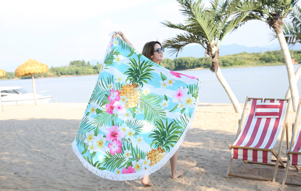 Chinese Model Round Beach Towel - Pineapple