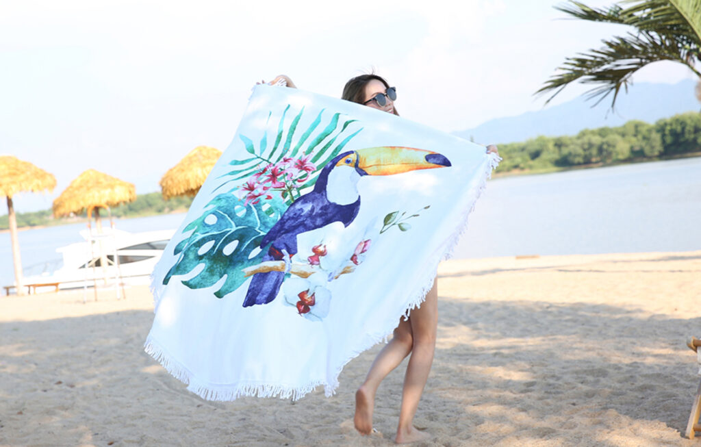 Chinese Model Round Beach Towel - Toucan
