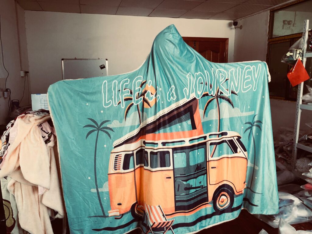 Lefovs Hooded Blanket 1