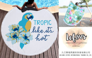 Tropic Like It Is hot Parrot Round Beach Towel