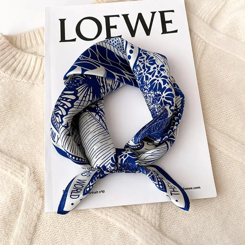 Fashionable Natural Silk Scarf 53 x 53 cm 35 SKU 17 17303 蓝色