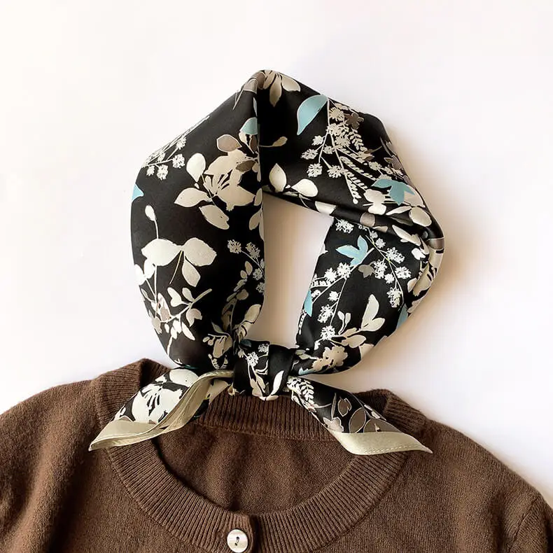 Fashionable Natural Silk Scarf 53 x 53 cm 69 SKU 34 17316 黑色