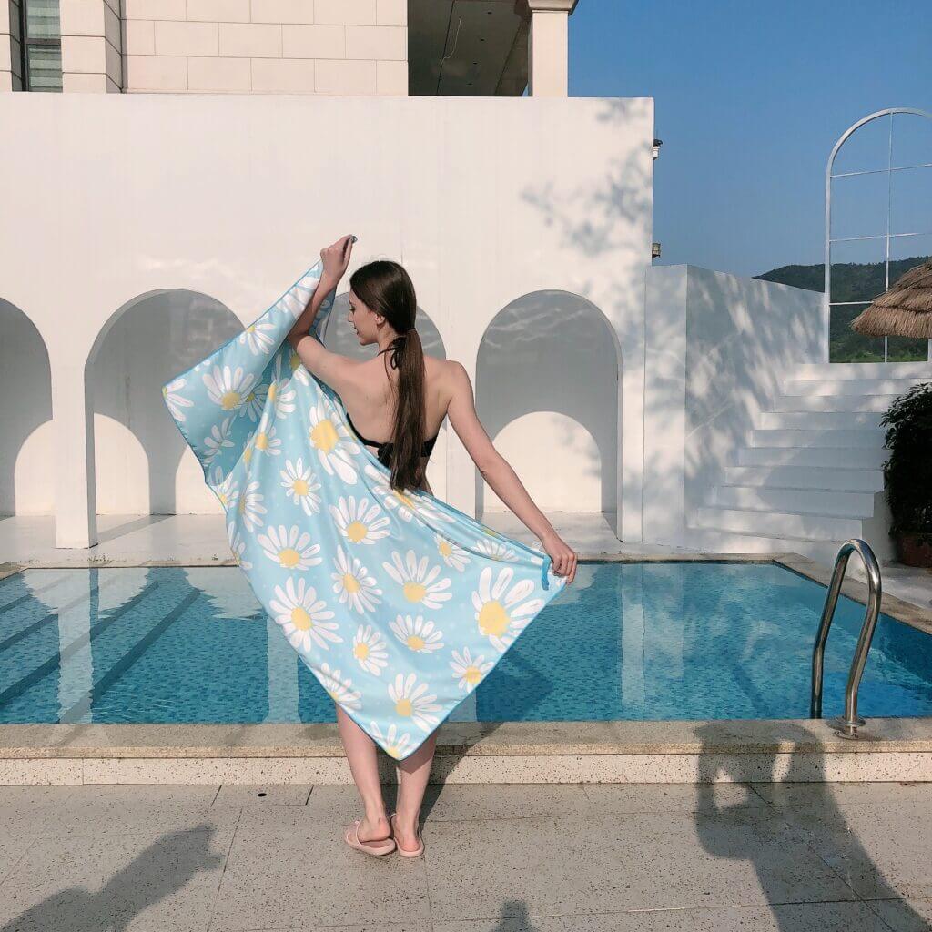 Lefovs Sandless Suede Beach Towel Photos 10 lefovs suede beach towel 5