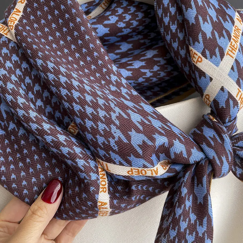High-end Imitating Cashmere Scarf 70 x 70cm 18 主图 02 3 1